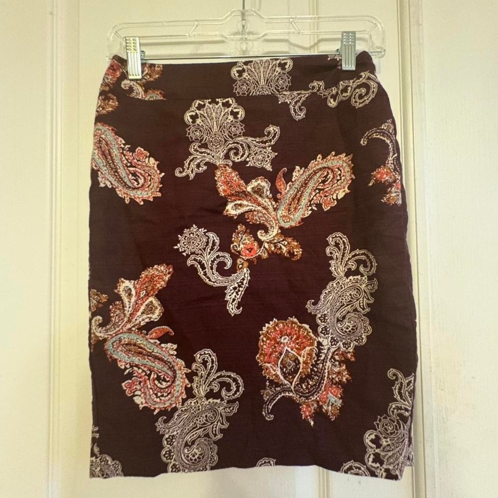 Purple‎ Ann Taylor Petite paisley skirt. Size 00P